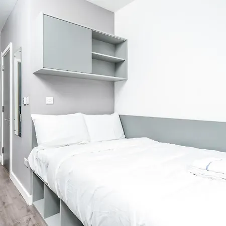 Ensuite Single With Shared Kitchen In Quays Apartament *