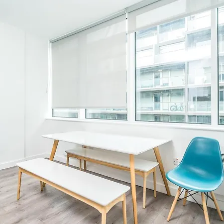 Daire Ensuite Single With Shared Kitchen In Quays *